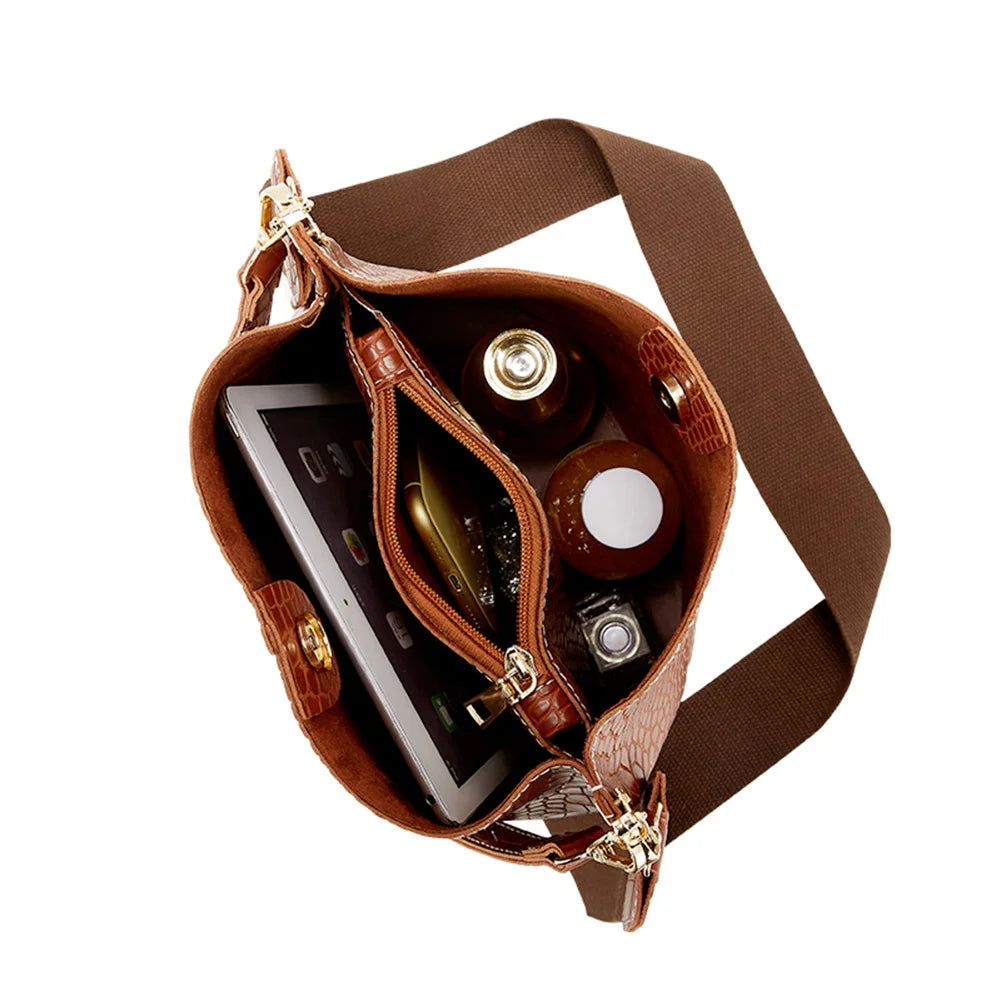 Large-Capacity Crocodile Pattern Leather Crossbody Bag Clean Vanilla Store
