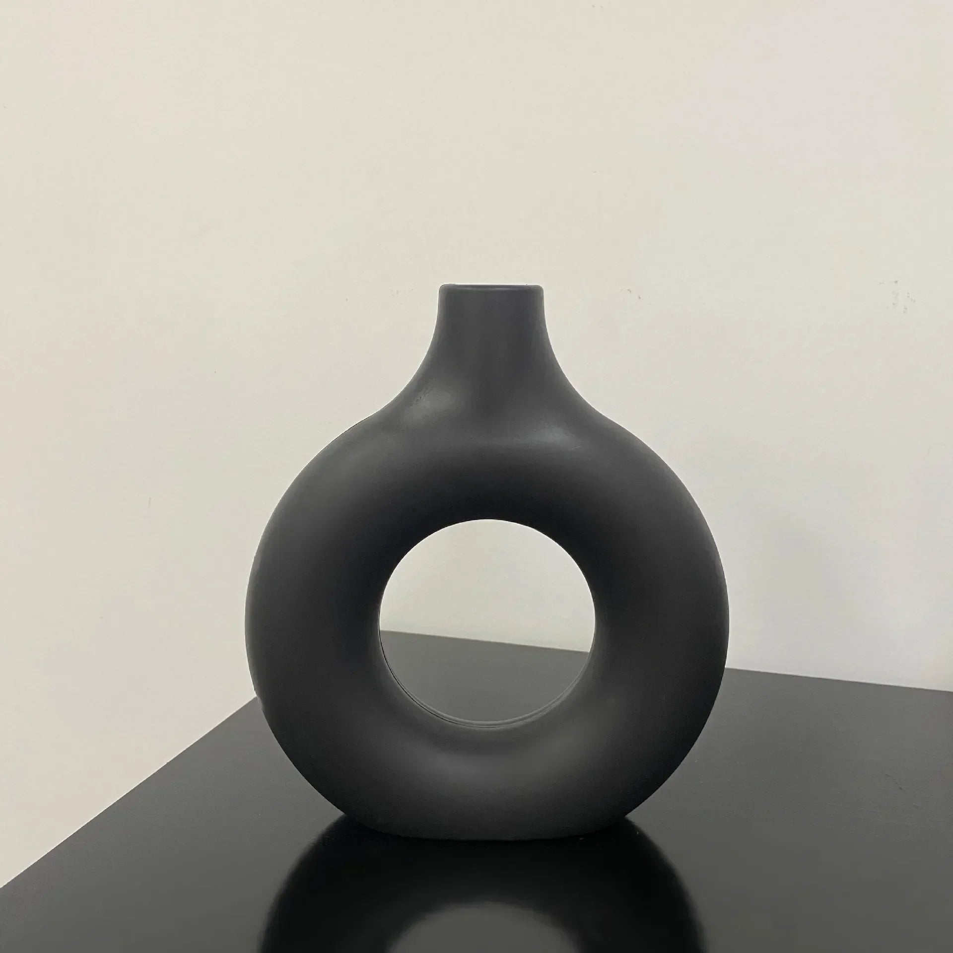 Imitation Ceramic Pure White Vase Donut Design Clean Vanilla Store