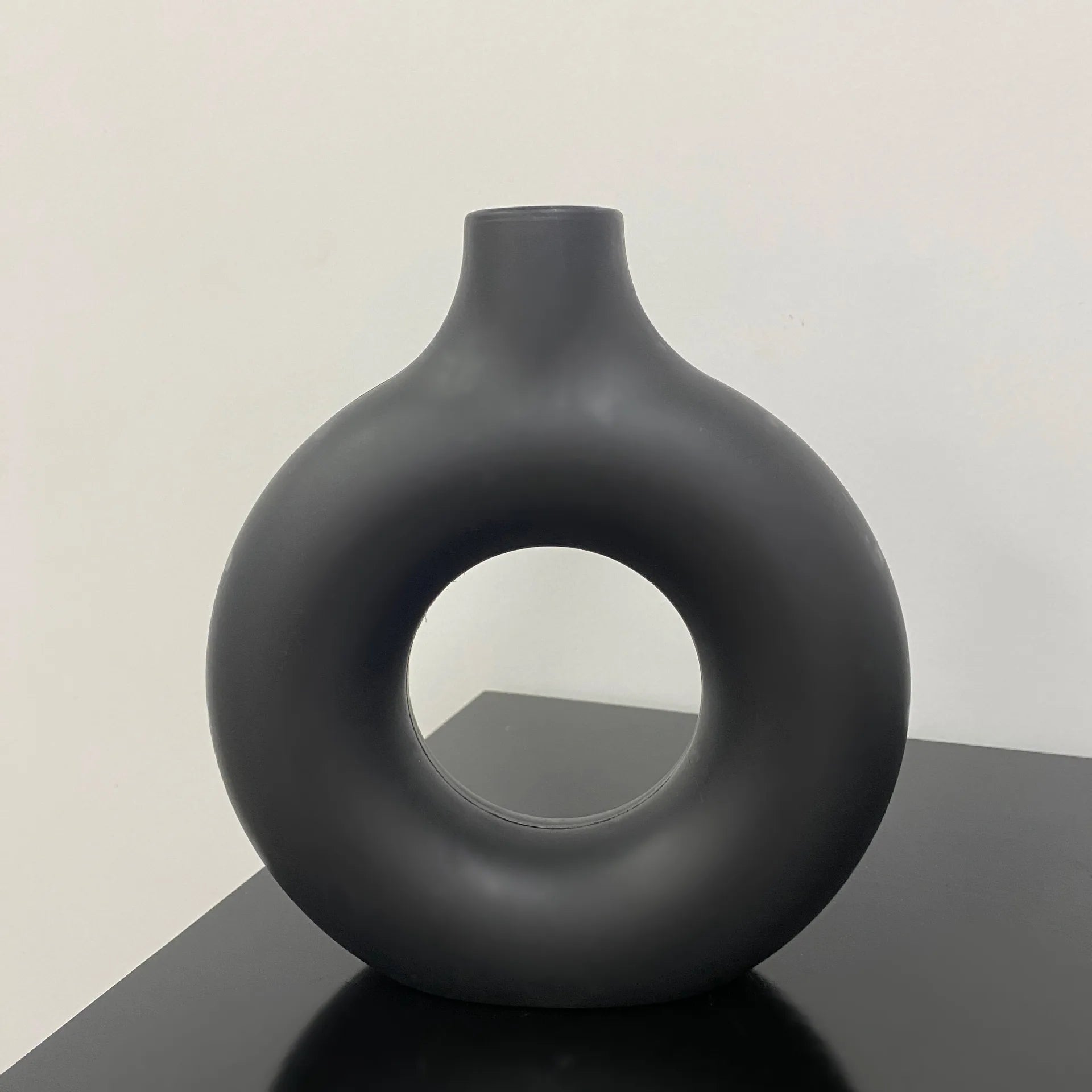 Imitation Ceramic Pure White Vase Donut Design Clean Vanilla Store