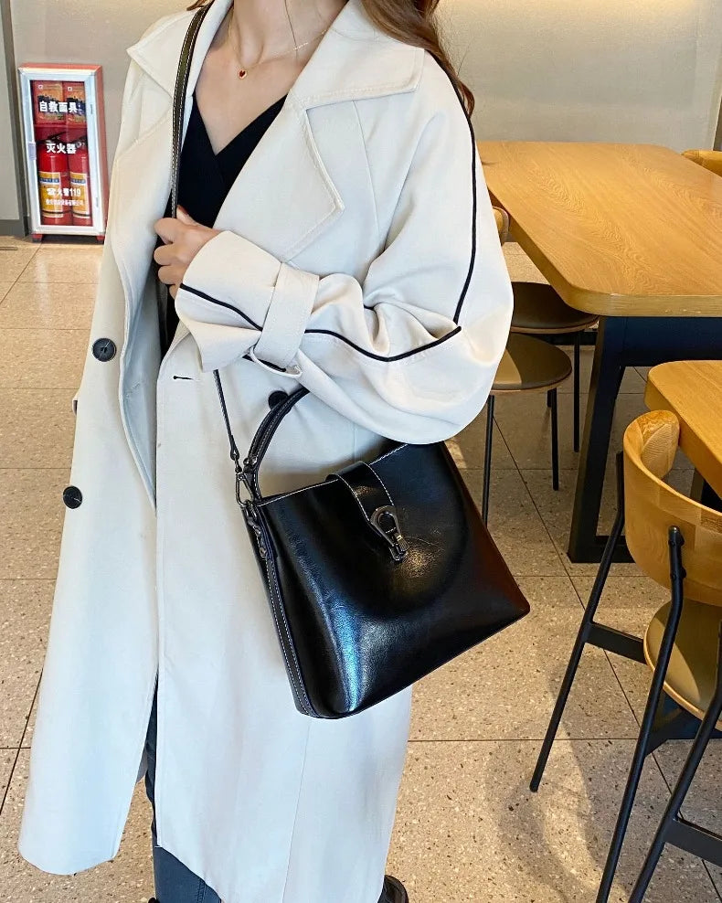 Real Oil Wax Leather Women's Bucket Bag - Large Capacity Clean Vanilla Store