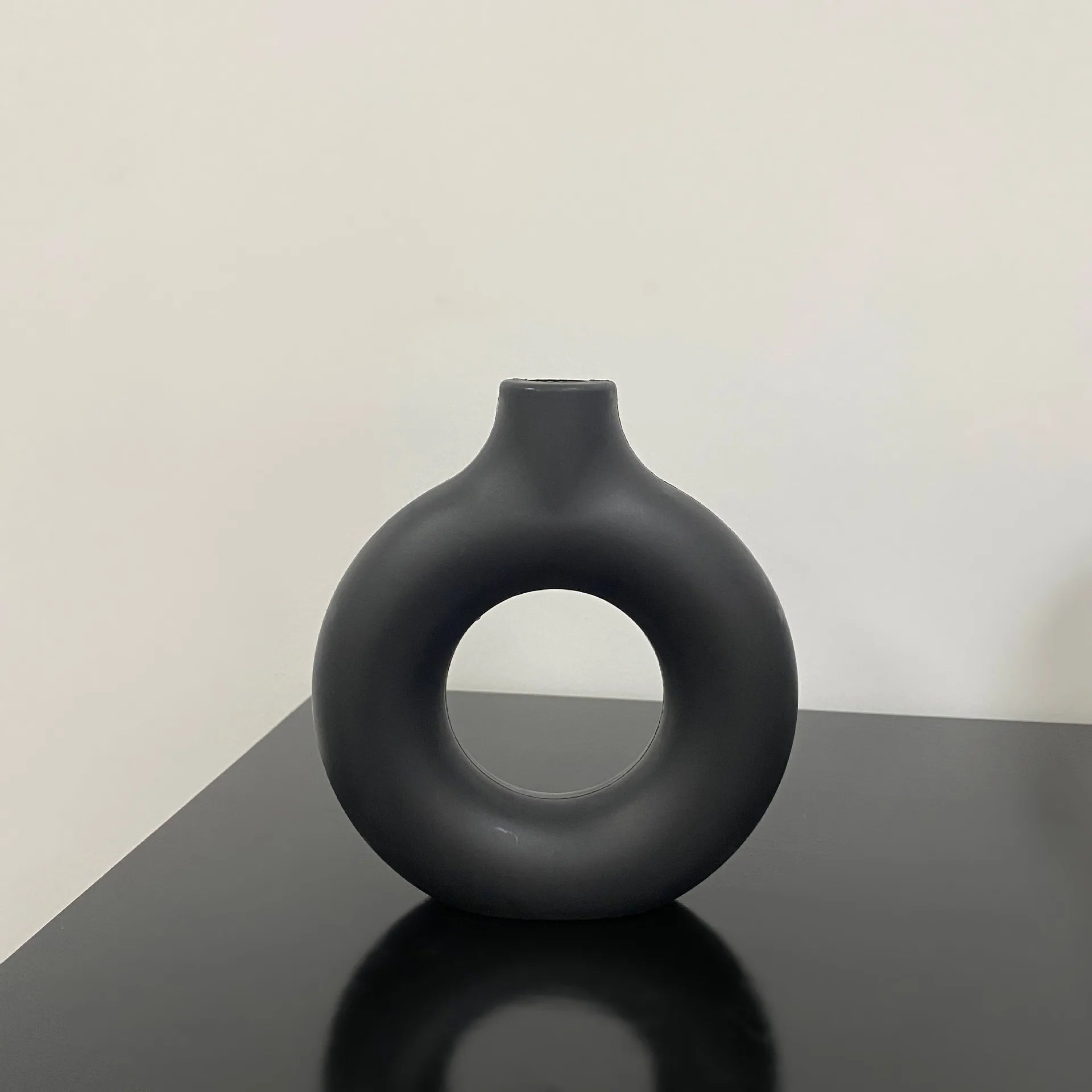 Imitation Ceramic Pure White Vase Donut Design Clean Vanilla Store
