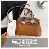 2025 New Retro Kelly Bag with Large Capacity