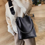 Large-Capacity Crocodile Pattern Leather Crossbody Bag  Clean Vanilla Store