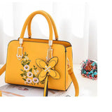 Large Capacity Lychee Pattern Crossbody Bag