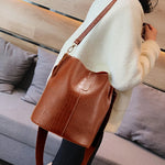 Large-Capacity Crocodile Pattern Leather Crossbody Bag  Clean Vanilla Store