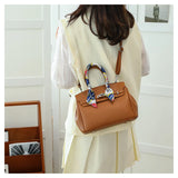 2025 New Retro Kelly Bag with Large Capacity