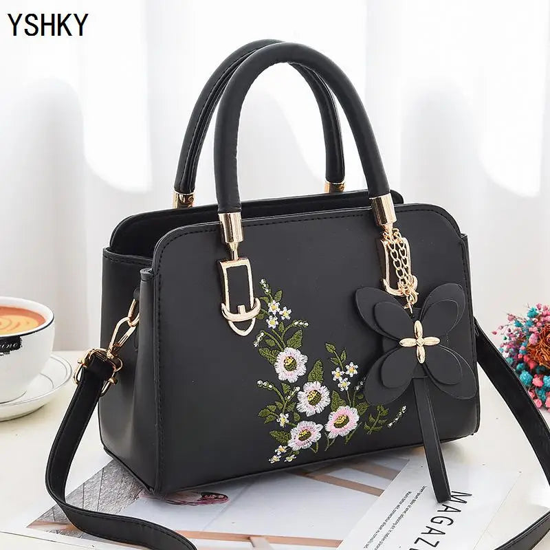 Large Capacity Lychee Pattern Crossbody Bag