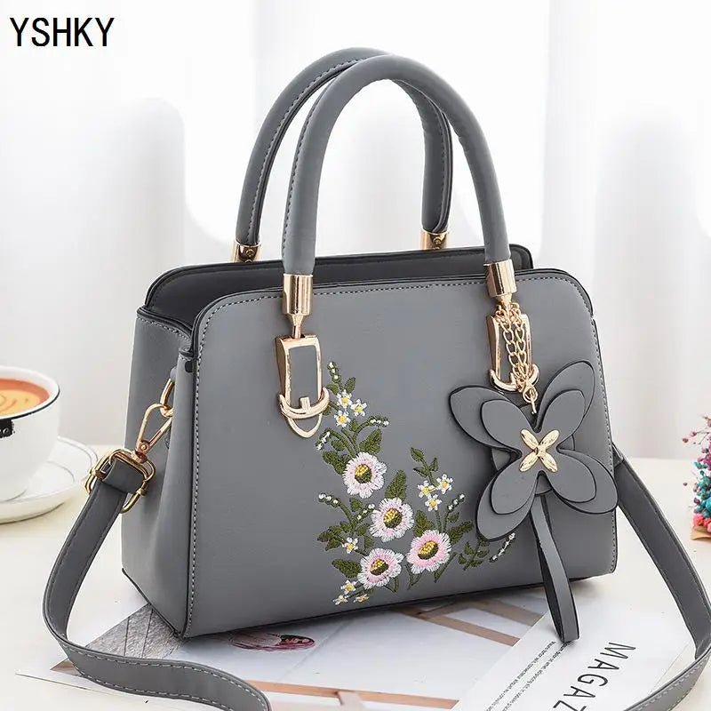 Large Capacity Lychee Pattern Crossbody Bag