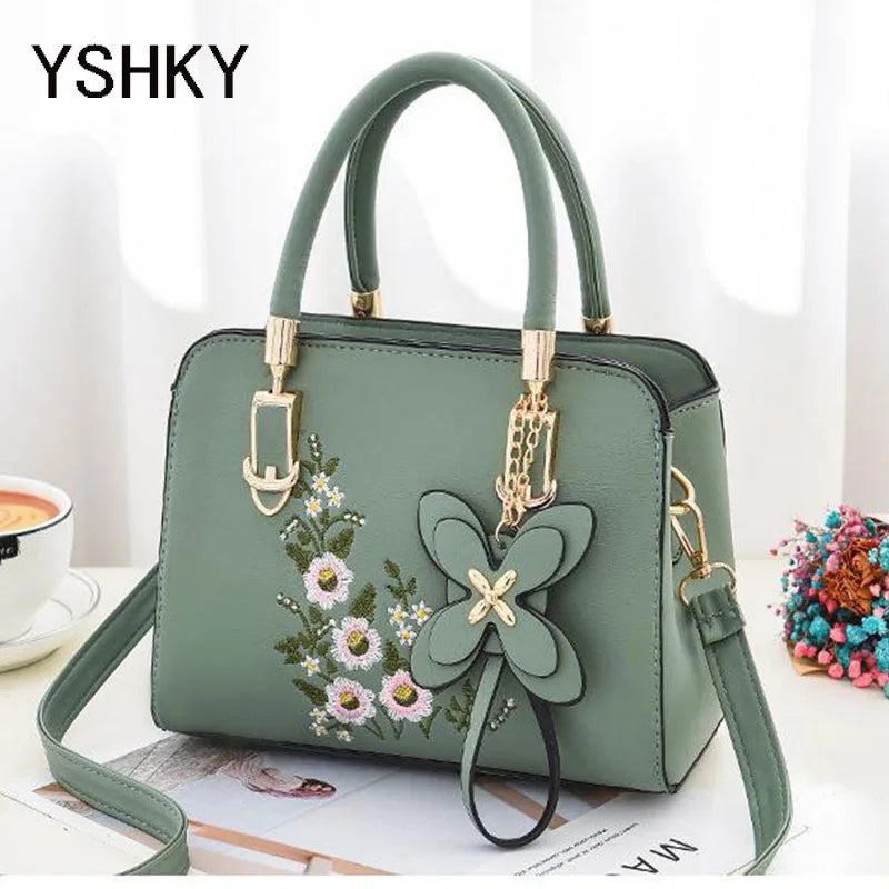 Large Capacity Lychee Pattern Crossbody Bag